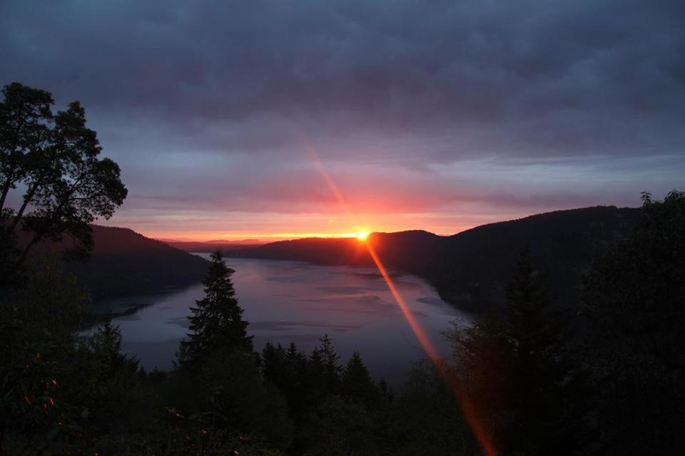 Moon Water Lodge Malahat 외부 사진