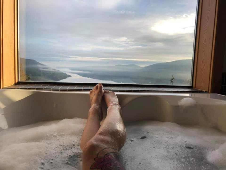 Moon Water Lodge Malahat 외부 사진
