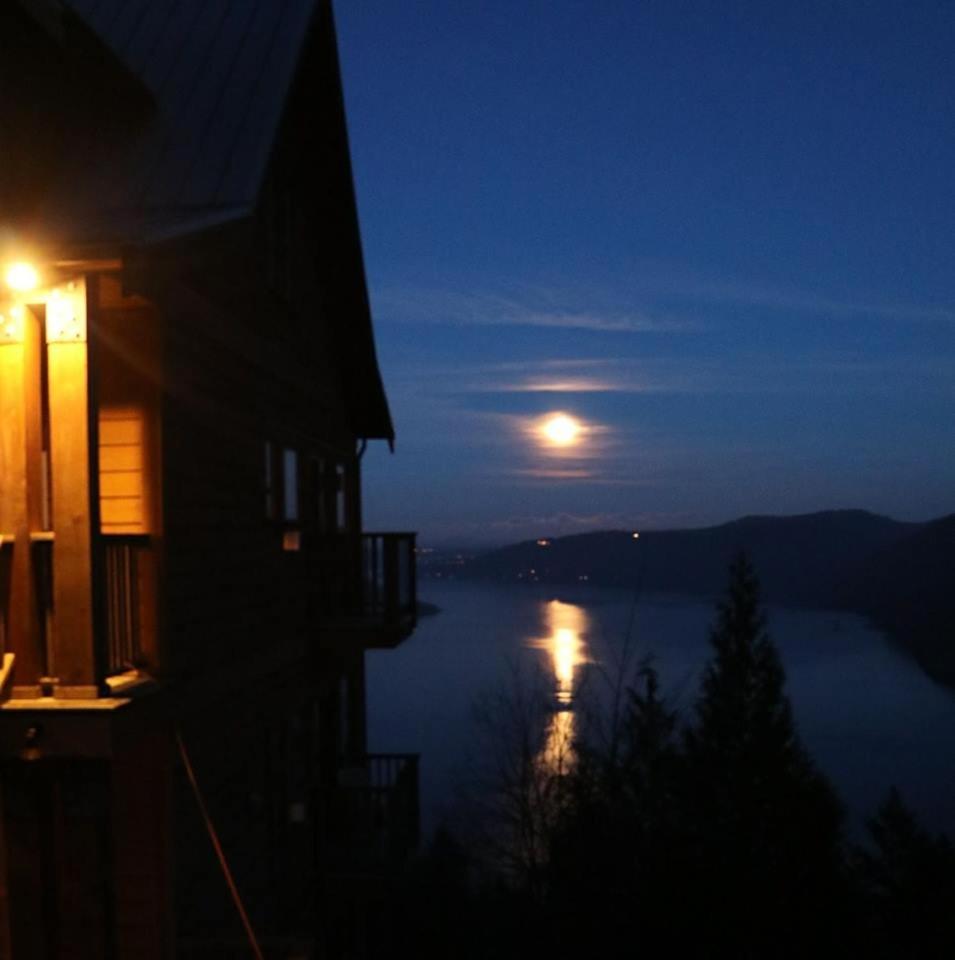 Moon Water Lodge Malahat 외부 사진