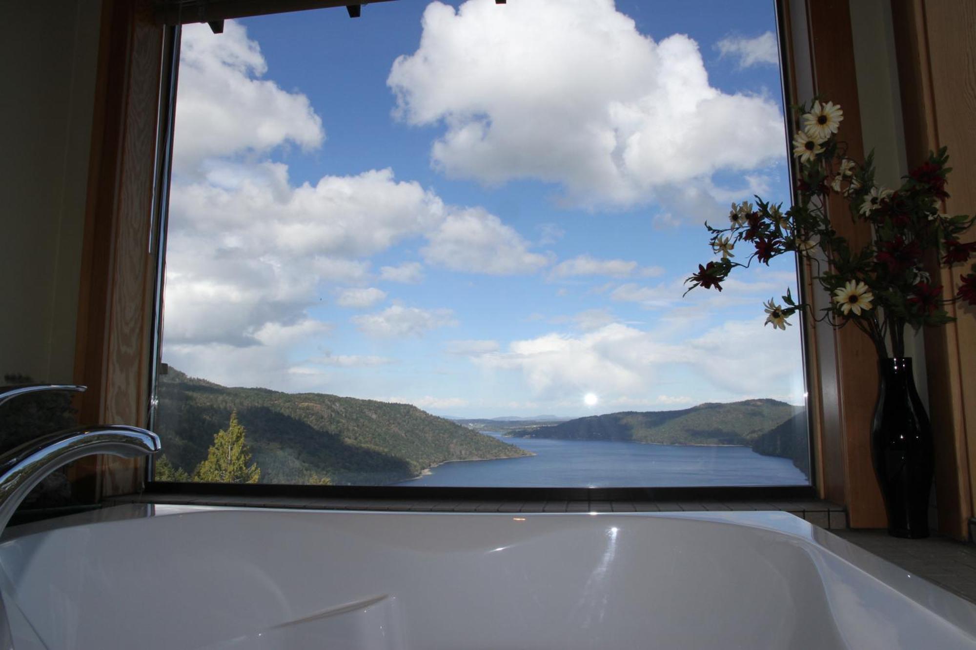 Moon Water Lodge Malahat 객실 사진