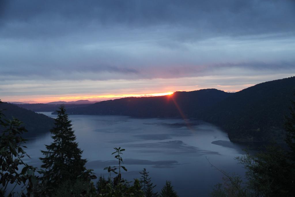 Moon Water Lodge Malahat 외부 사진