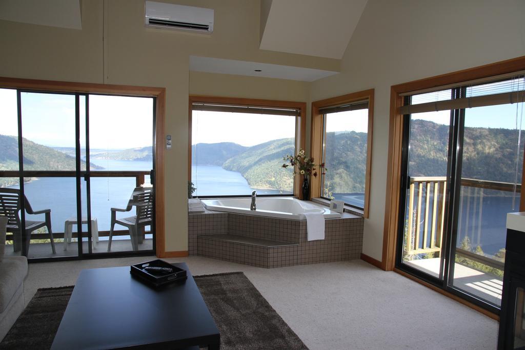 Moon Water Lodge Malahat 객실 사진