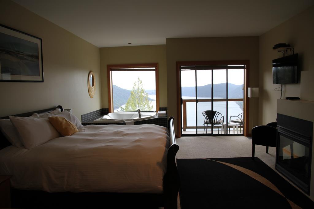 Moon Water Lodge Malahat 외부 사진
