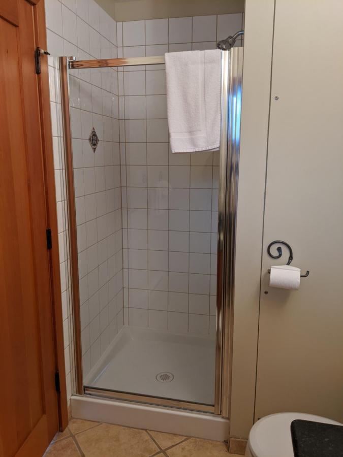 Moon Water Lodge Malahat 외부 사진