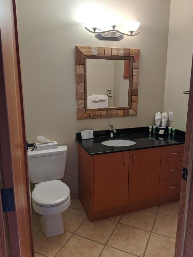 Moon Water Lodge Malahat 외부 사진
